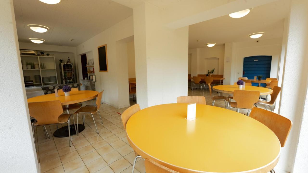 Delémont Youth Hostel Buitenkant foto