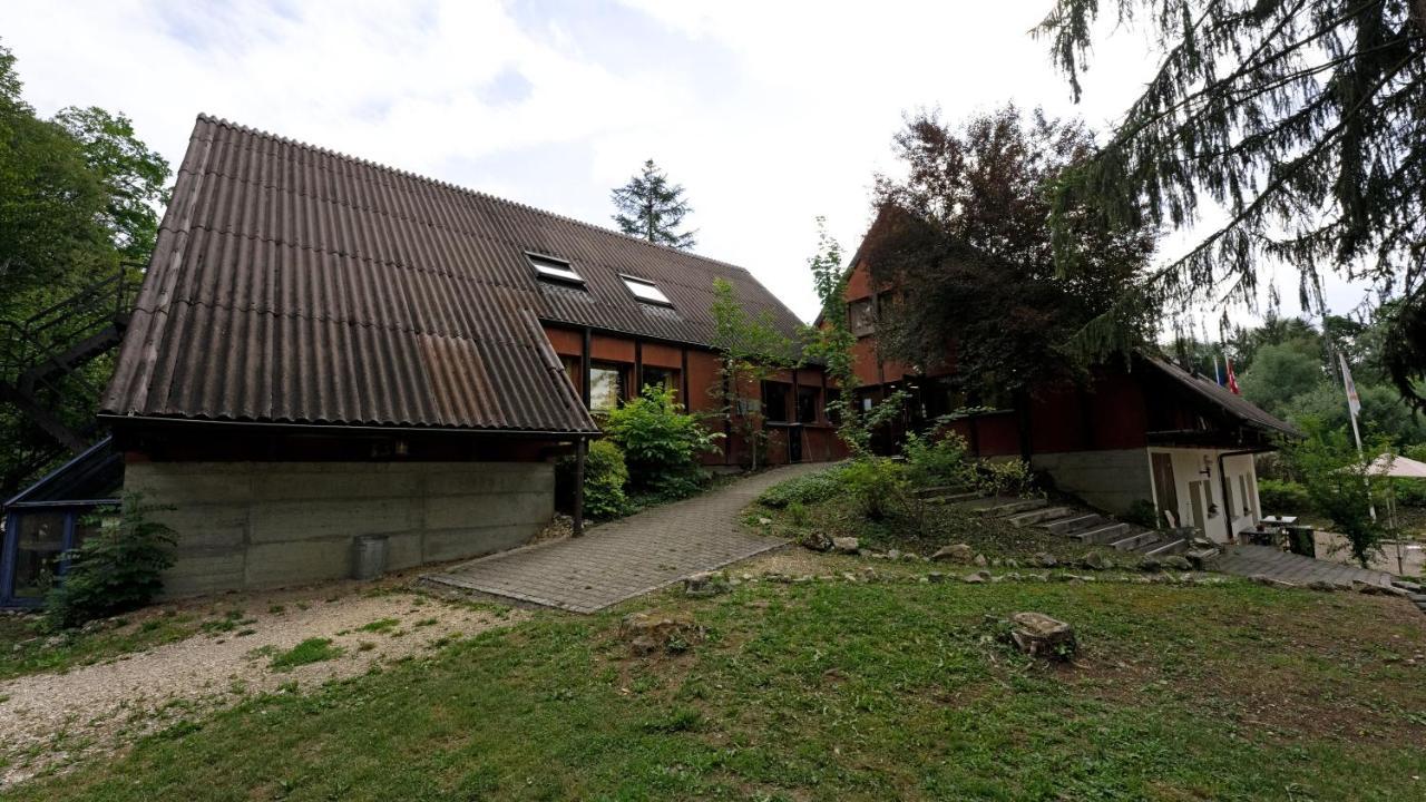 Delémont Youth Hostel Buitenkant foto