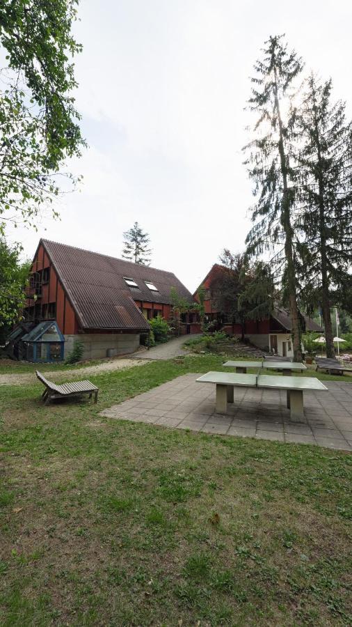 Delémont Youth Hostel Buitenkant foto
