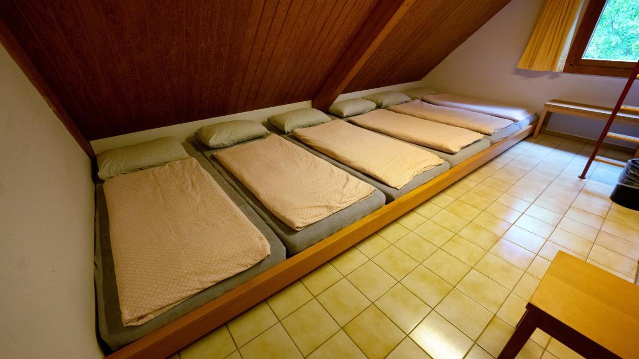 Delémont Youth Hostel Buitenkant foto