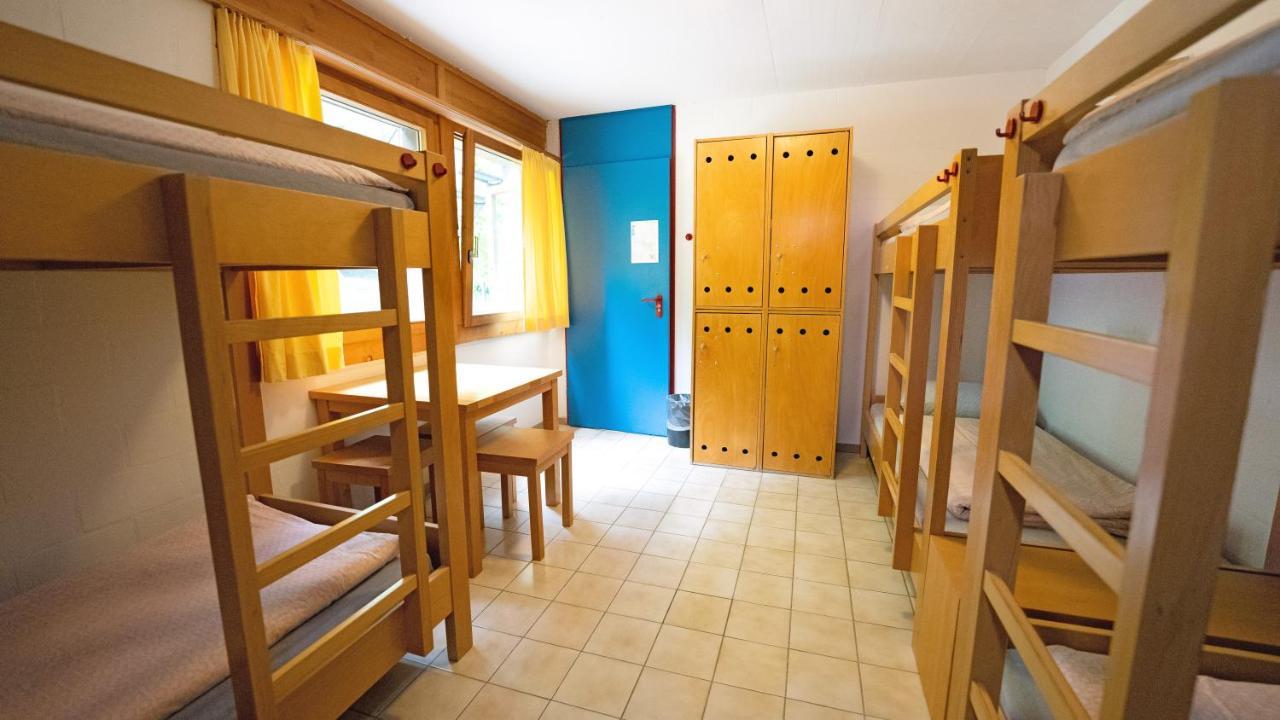 Delémont Youth Hostel Buitenkant foto