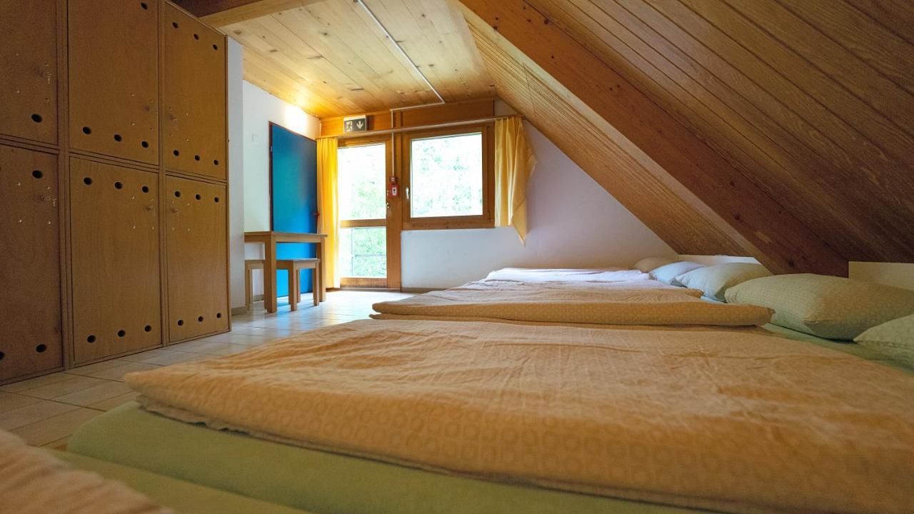 Delémont Youth Hostel Buitenkant foto
