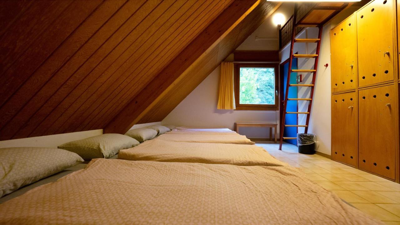 Delémont Youth Hostel Buitenkant foto