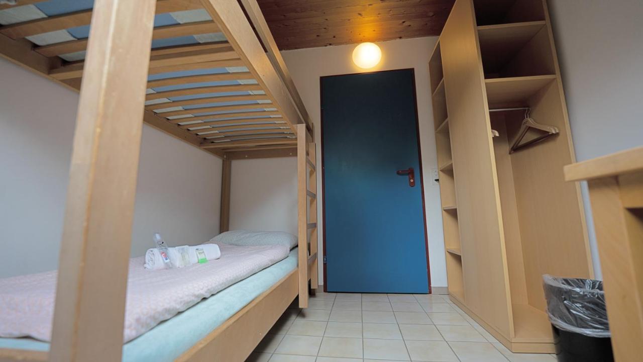 Delémont Youth Hostel Buitenkant foto