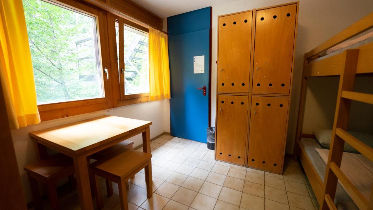 Delémont Youth Hostel Buitenkant foto