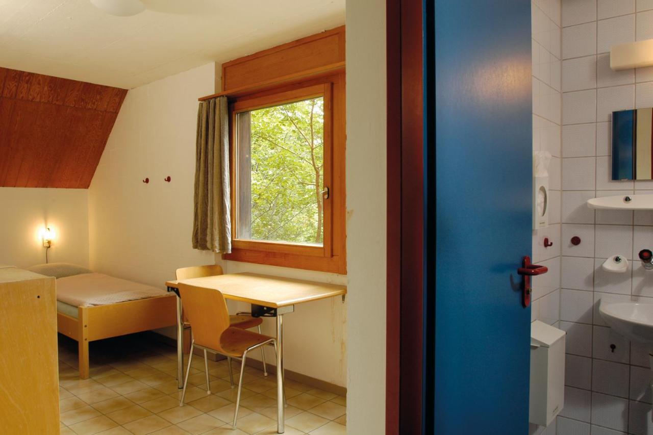 Delémont Youth Hostel Buitenkant foto